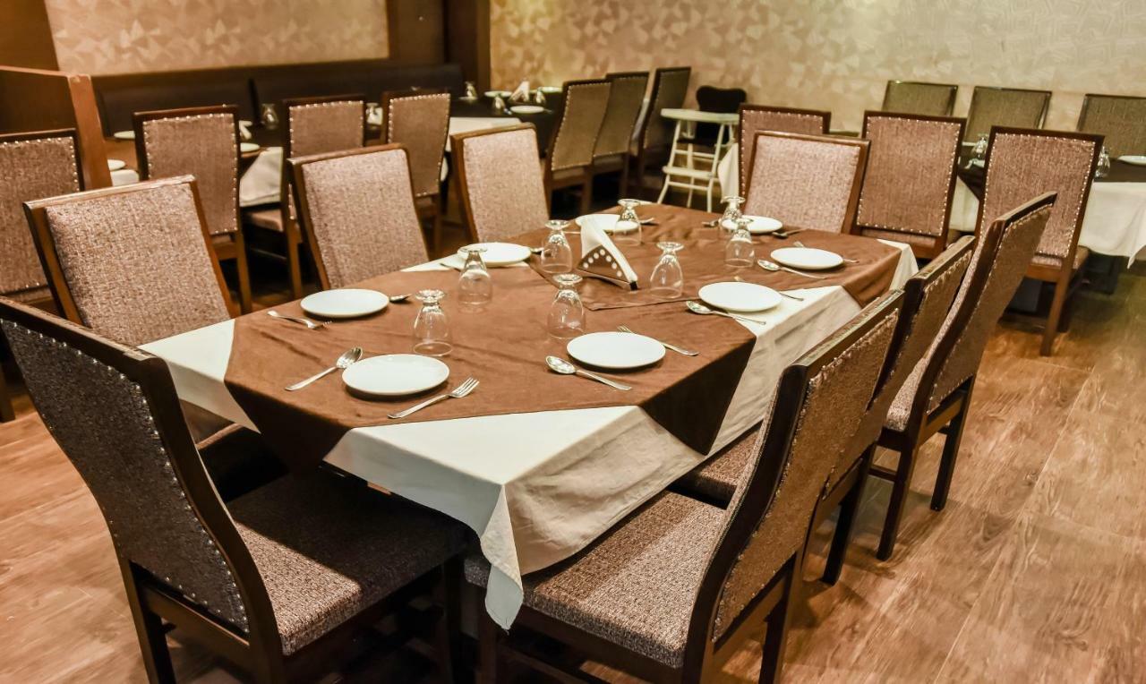Treebo Red Petal Jalandhar Hotel Bagian luar foto